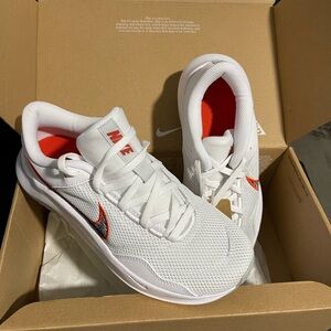 Nike White and Red Sneakers w Nike Legend Essential 3 NN Size 8.5